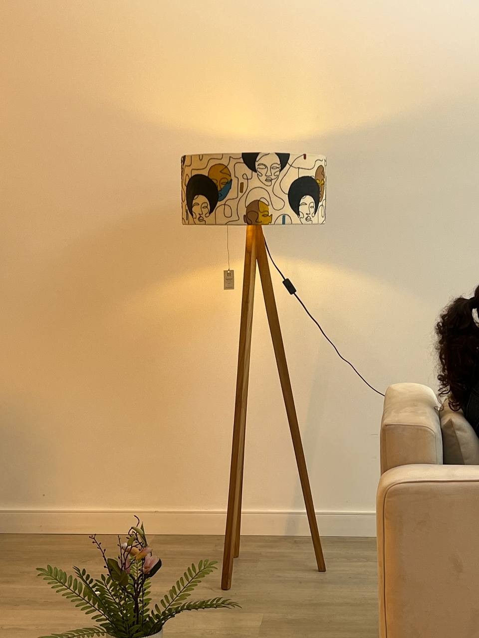 Qedamawi Floor Lamp