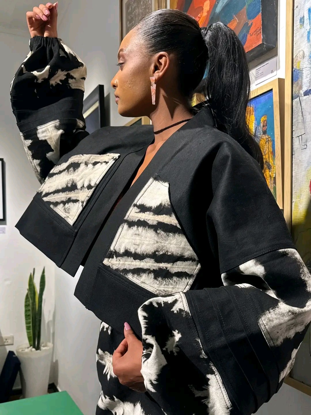 EBONY - Bleached Denim Cropped Jacket