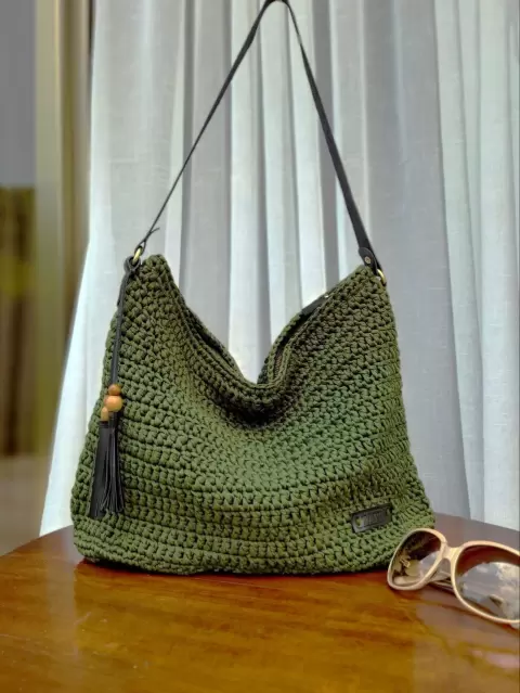 Get your fabulous lily hobo bag