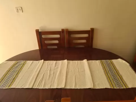 Table runner  with 6 napkin(plate holders)