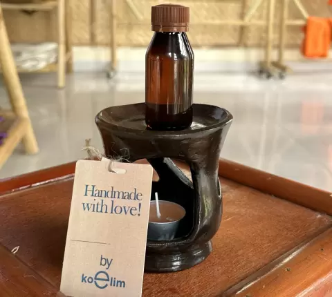 Essential Oil with Glazed Pot